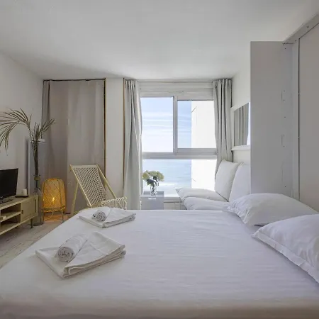 Superbe Face A La Acces Direct